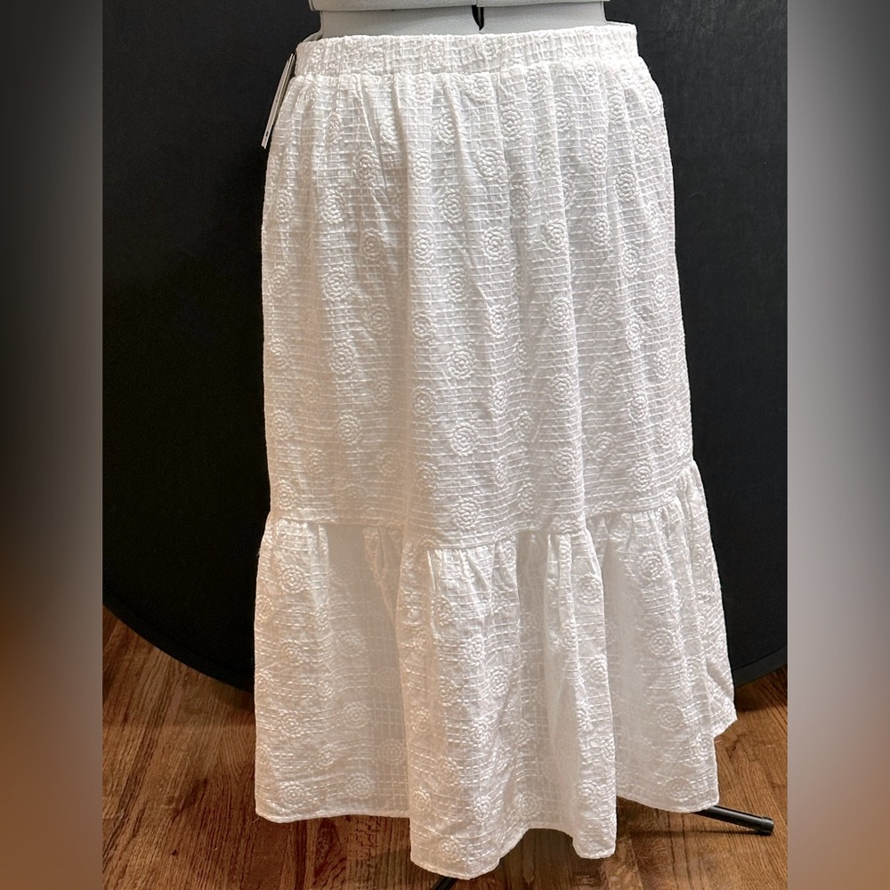 Button down front skirt - Picture 2 of 3